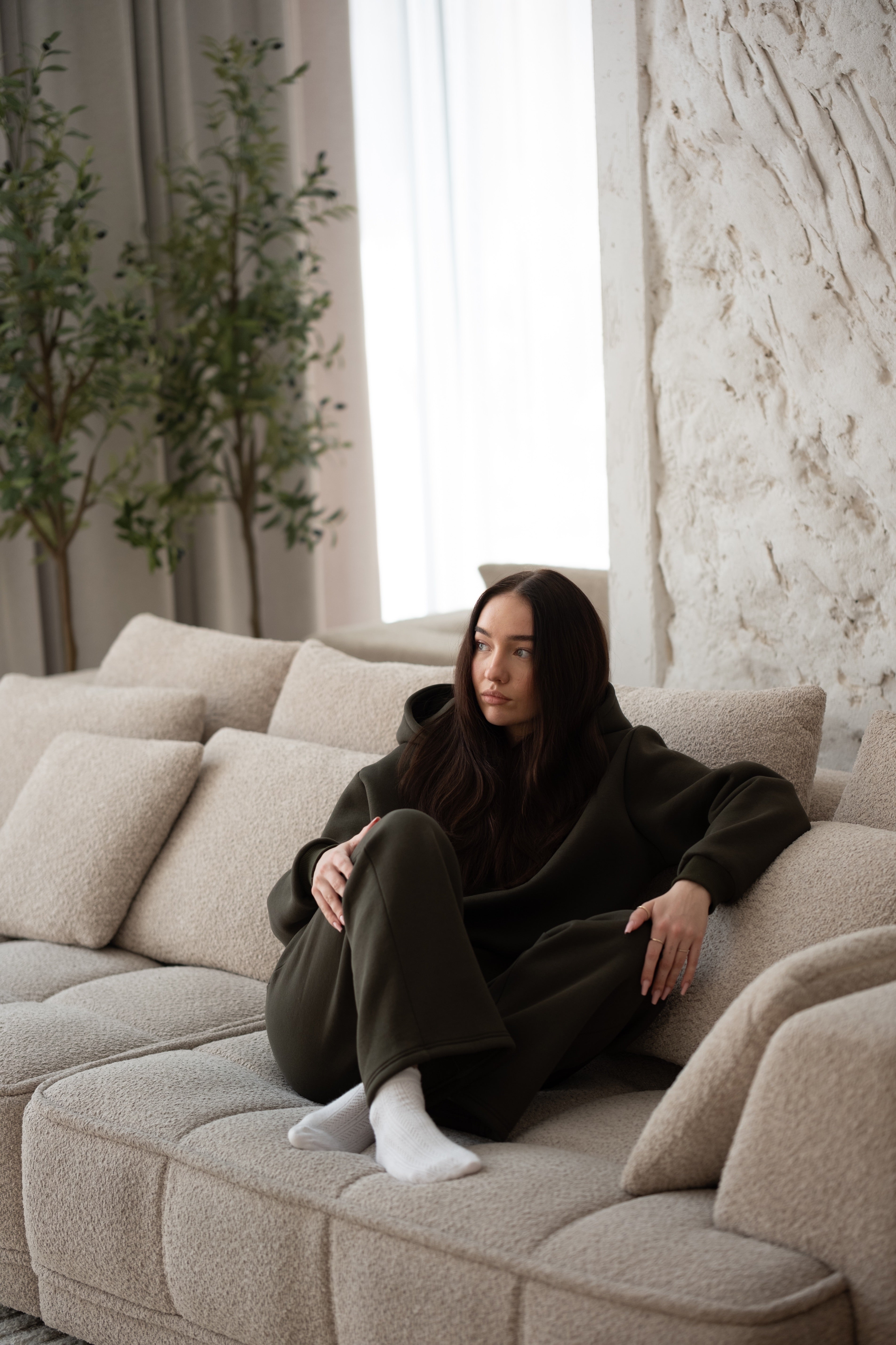 Chaki spalvos laisvalaikio kostiumėlis