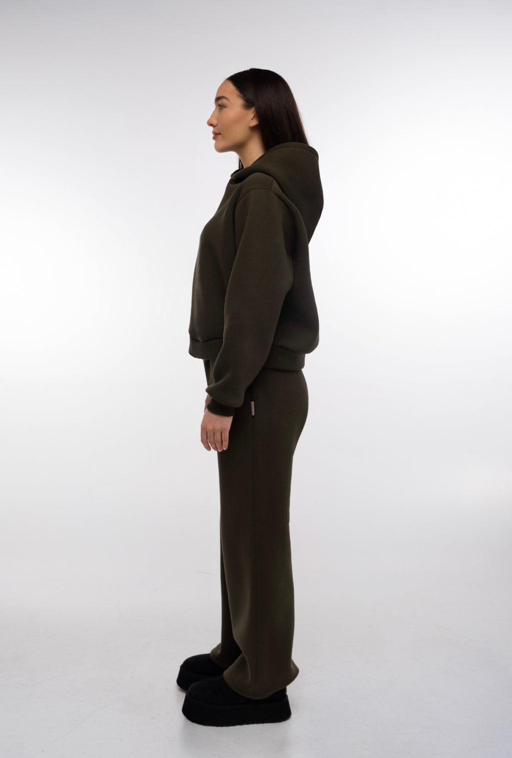 Chaki spalvos laisvalaikio kostiumėlis