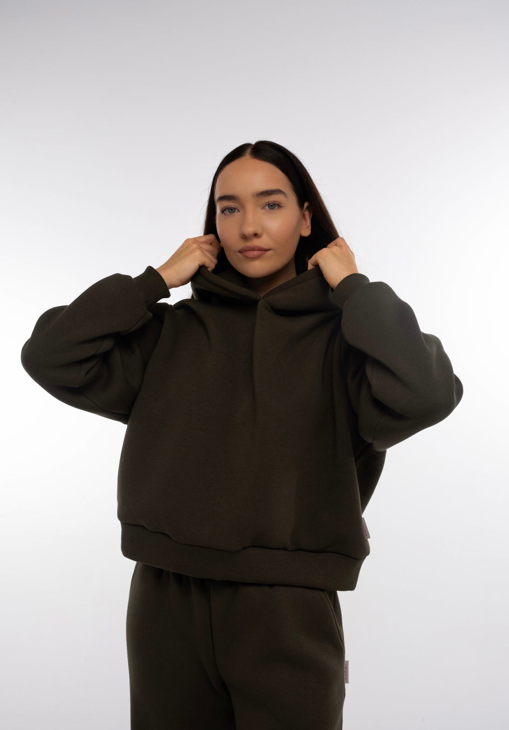 Chaki spalvos laisvalaikio kostiumėlis